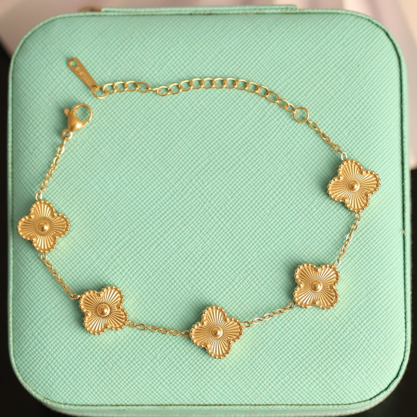 Elegant Clover 18K Gold PVD Necklace