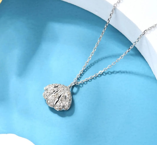 Sparkling Seashell Pendant with Pearl | Rodium Plated