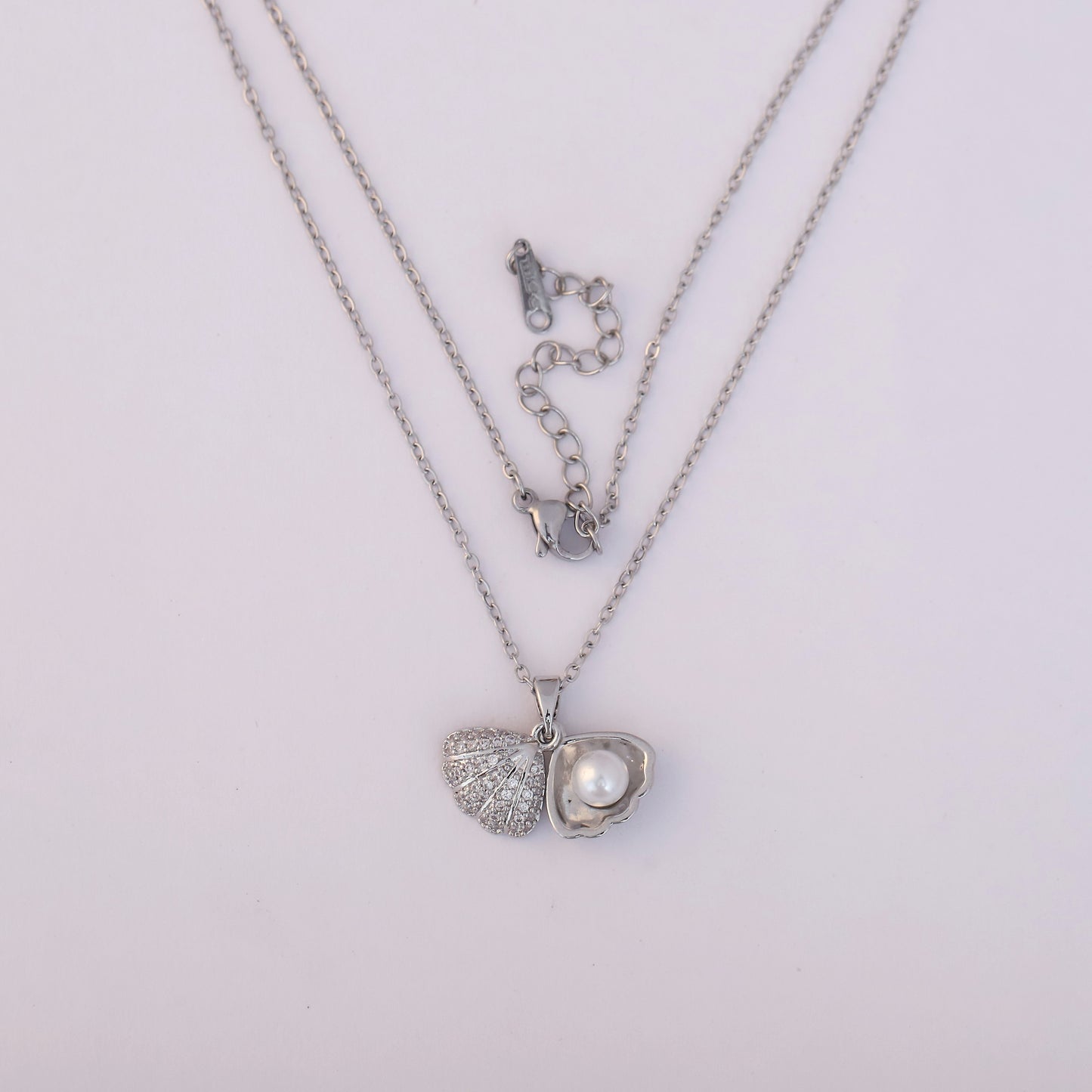 Sparkling Seashell Pendant with Pearl | Rodium Plated