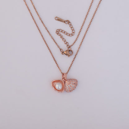 Sparkling Rose Gold Seashell Pendant with Pearl