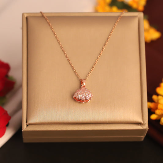 Sparkling Rose Gold Seashell Pendant with Pearl