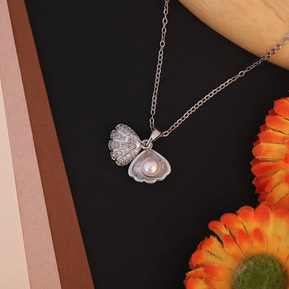 Sparkling Seashell Pendant with Pearl | Rodium Plated