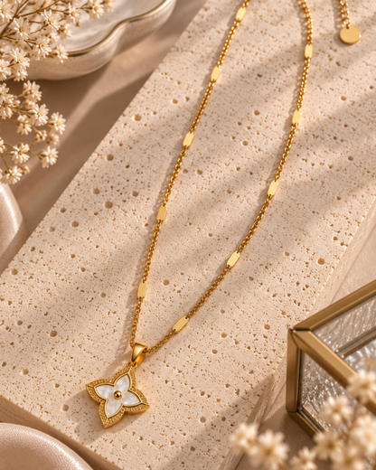 Pearl Clover Solitaire Necklace